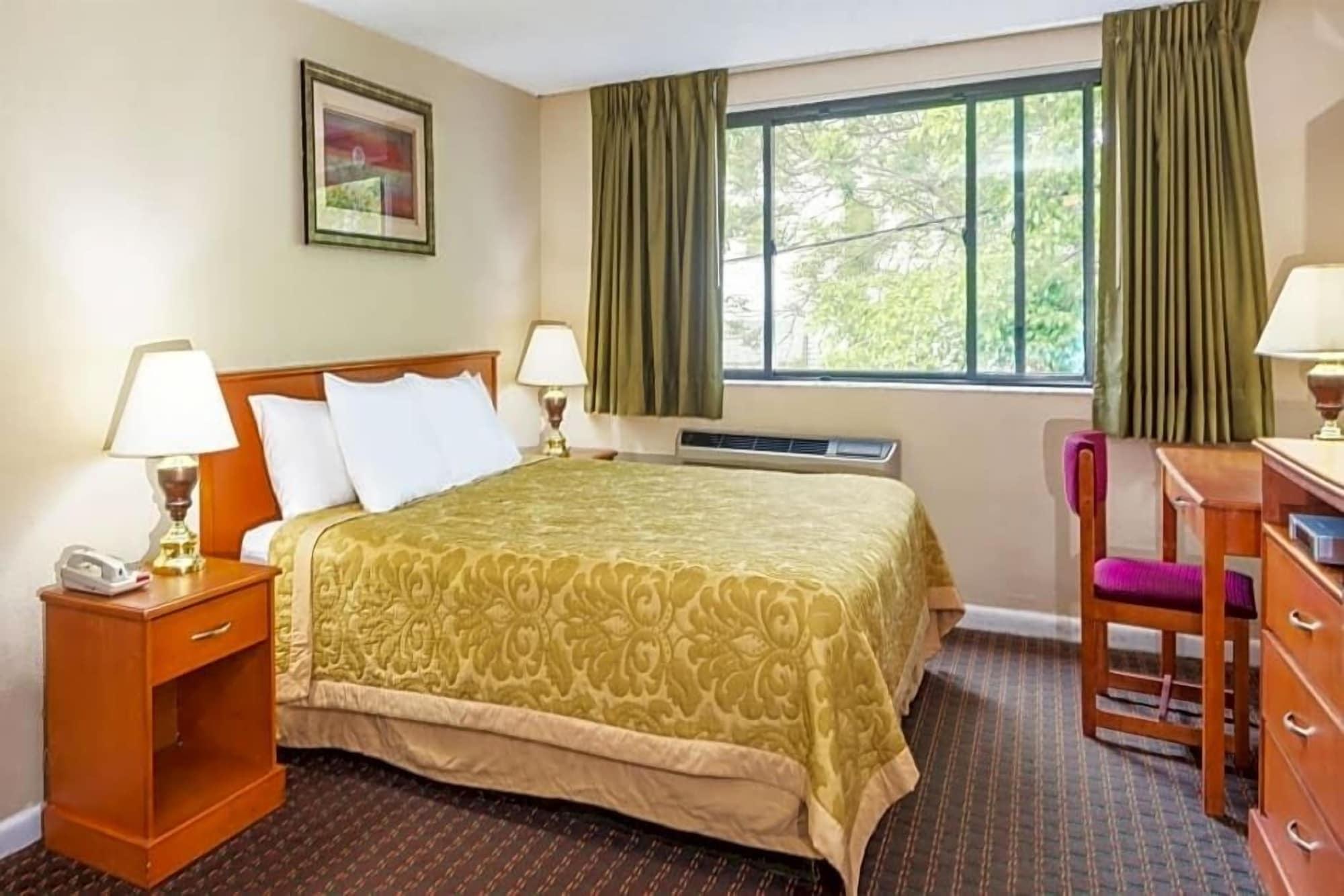 Super 8 By Wyndham Watertown/Cambridge/Boston Area Hotel Ngoại thất bức ảnh