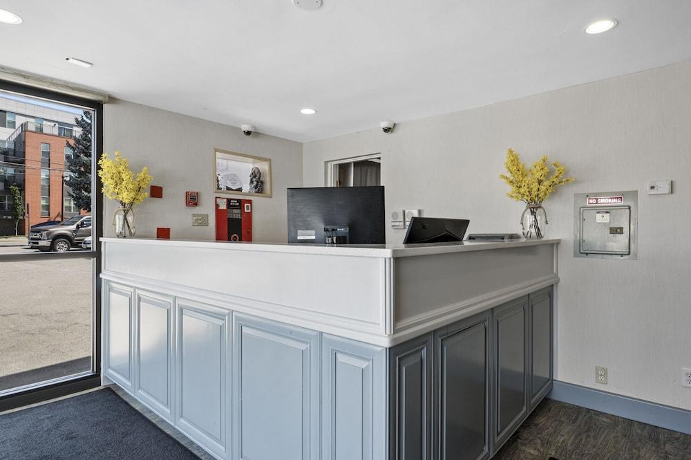 Super 8 By Wyndham Watertown/Cambridge/Boston Area Hotel Ngoại thất bức ảnh