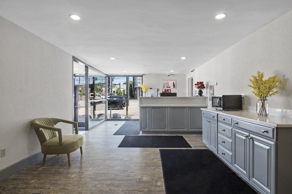 Super 8 By Wyndham Watertown/Cambridge/Boston Area Hotel Ngoại thất bức ảnh