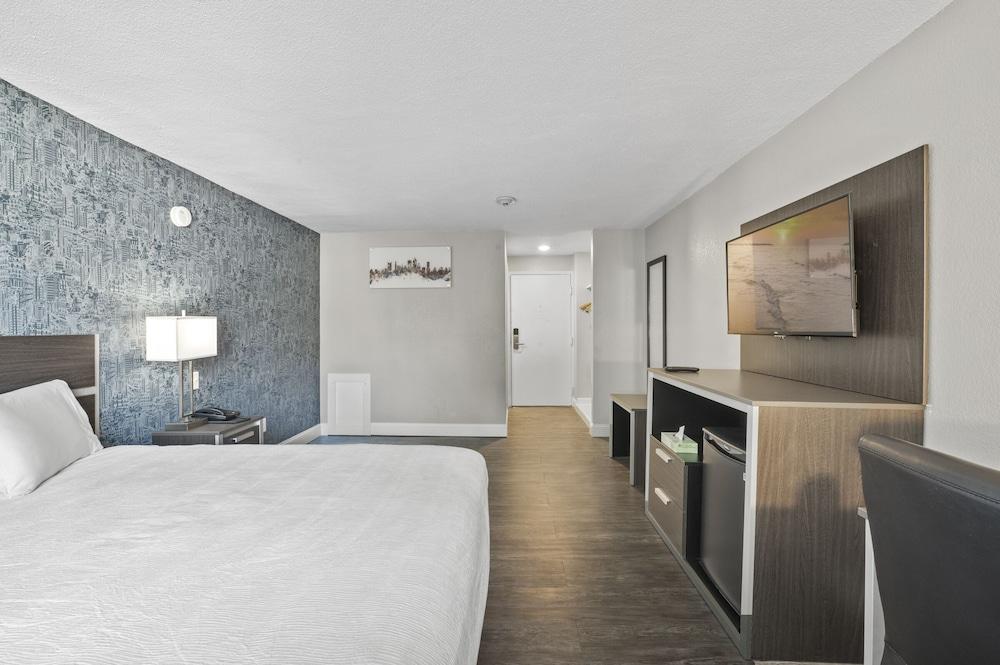 Super 8 By Wyndham Watertown/Cambridge/Boston Area Hotel Ngoại thất bức ảnh