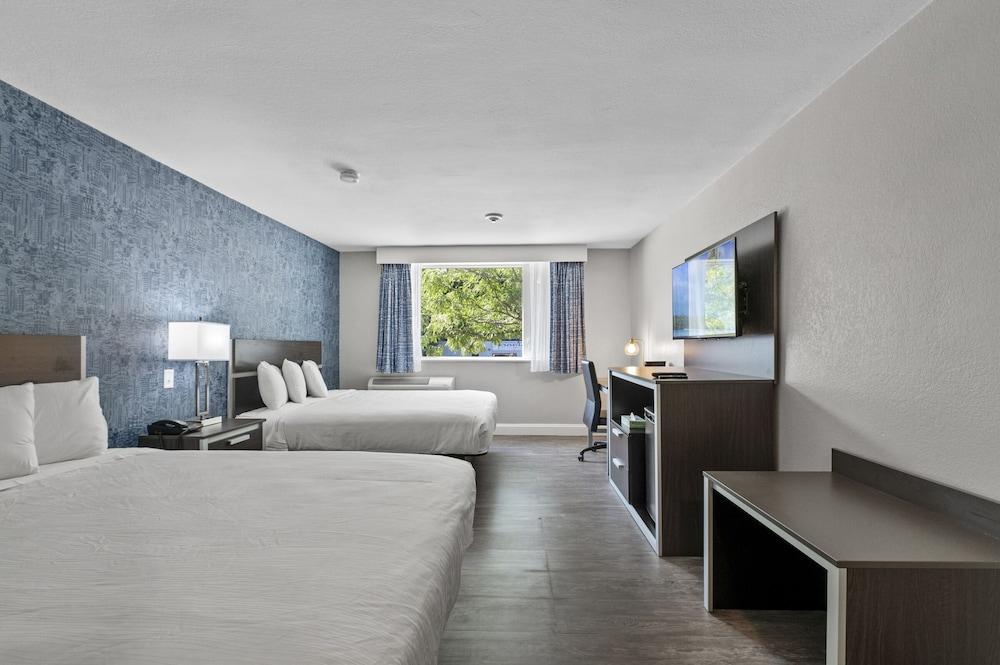 Super 8 By Wyndham Watertown/Cambridge/Boston Area Hotel Ngoại thất bức ảnh