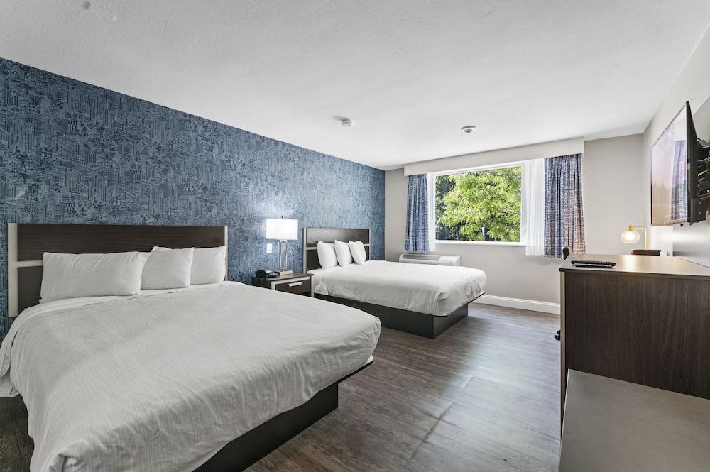 Super 8 By Wyndham Watertown/Cambridge/Boston Area Hotel Ngoại thất bức ảnh