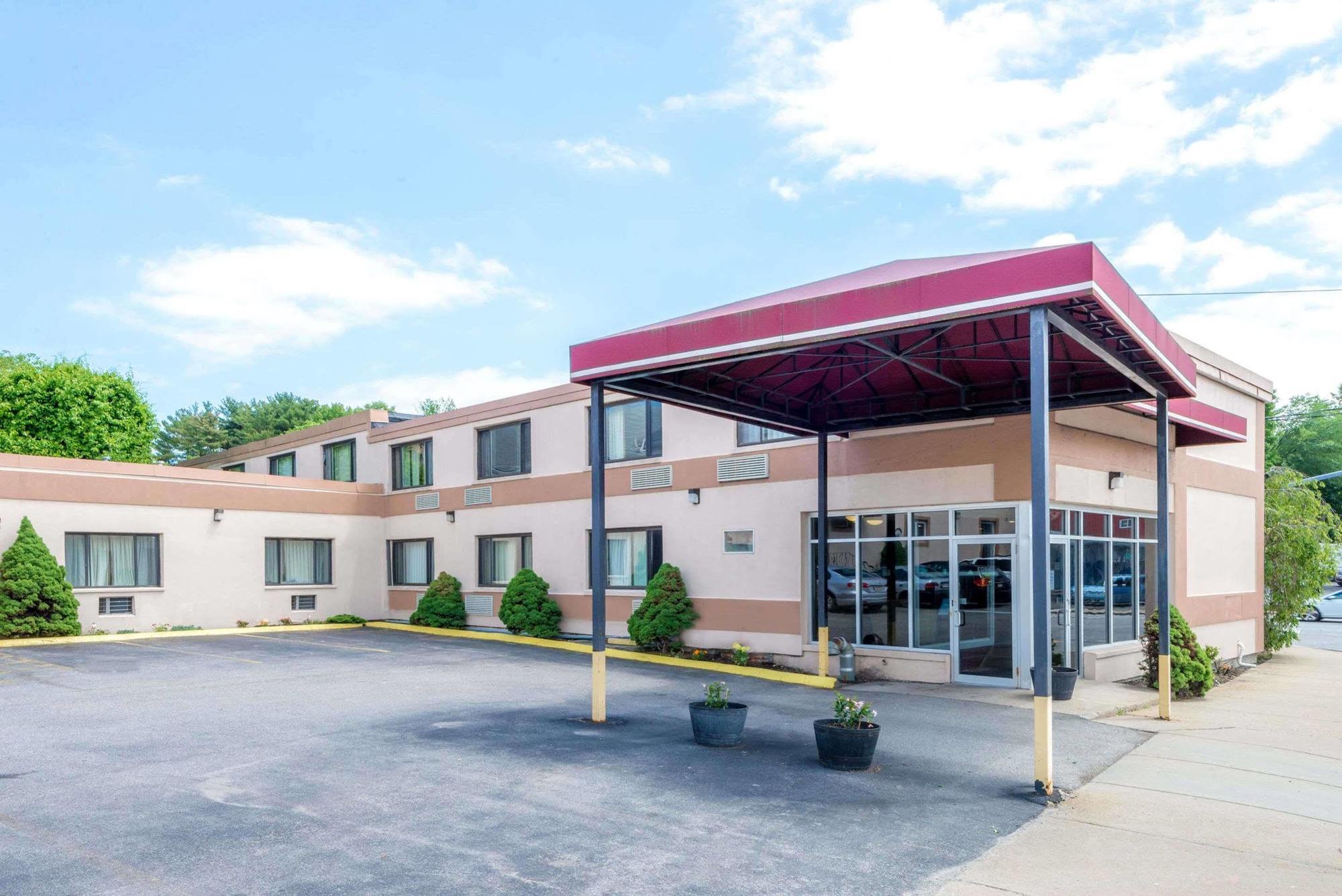 Super 8 By Wyndham Watertown/Cambridge/Boston Area Hotel Ngoại thất bức ảnh